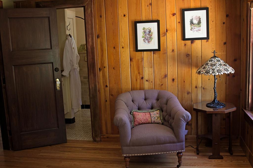 The Golden Leaf Inn Estes Park Room photo